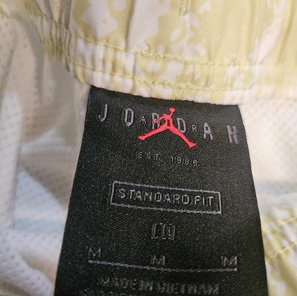 NWT Jordan Poolside swim trunks sz M - Picture 5 of 6